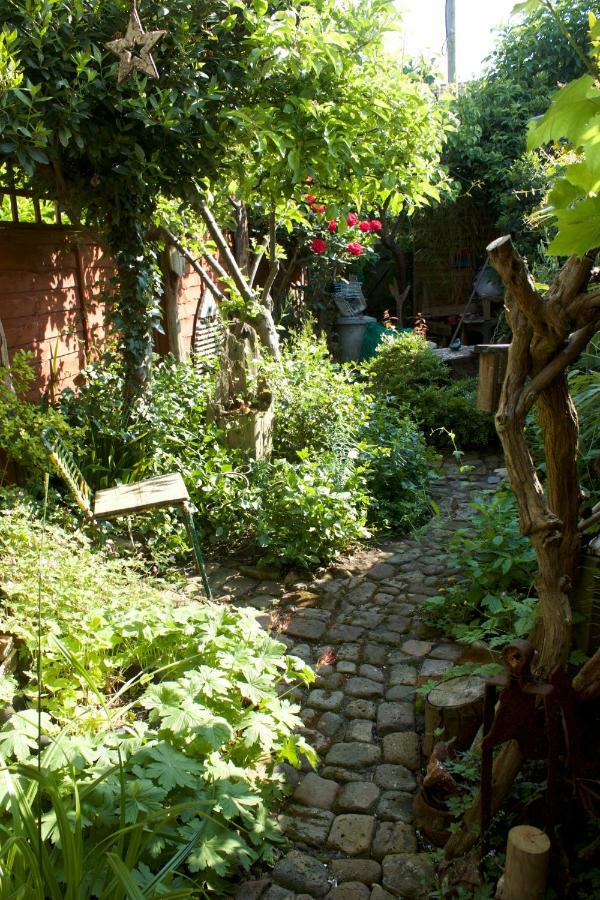 Whitstable Tree House Retreat Villa ภายนอก รูปภาพ
